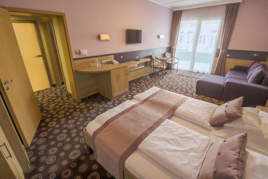 Wellness Hotel Katalin Gyenesdiás Habitación foto